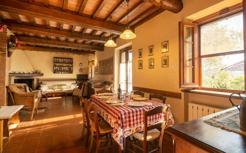 Villa Del Colle: Table, Meubles, Propriété, Fenêtre, Chaise, Bois, Design Intérieur, Bâtiment, Maison, Immobilier