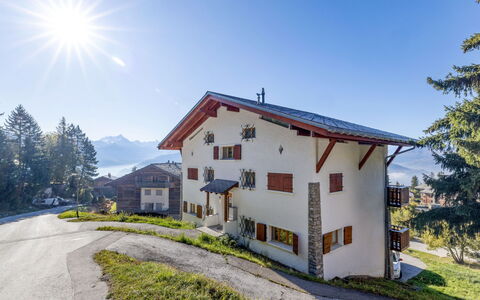 Crans-Montana 617: Ciel, Fenêtre, Maison, Domicile, Zone Résidentielle, Chalet, Pente, Village, Village De Montagne, Villa