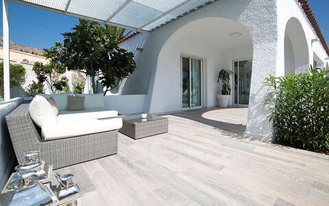 Trebol: Propriété, Bâtiment, Maison, Immobilier, Domicile, Sol, Architecture, Pièce, Villa, Tuile