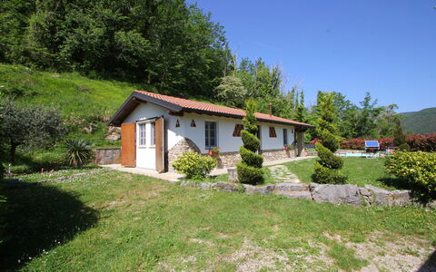Villa San Rocco: Plante, Bâtiment, Propriété, Fenêtre, Communauté Des Plantes, Ciel, Lot Terre, Porte, Maison, Paysage Naturel