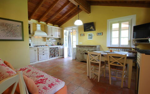Villa San Rocco: Meubles, Fenêtre, Table, Bois, Design Intérieur, Cadre, Bâtiment, Sol, Sol, Cabinetry