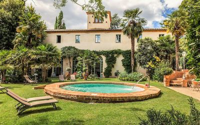 Castelletto: Propriété, Biens, Maison, Piscine, Immobilier, Bâtiment, Domicile, Herbe, Arrière-Cour, Zone Résidentielle