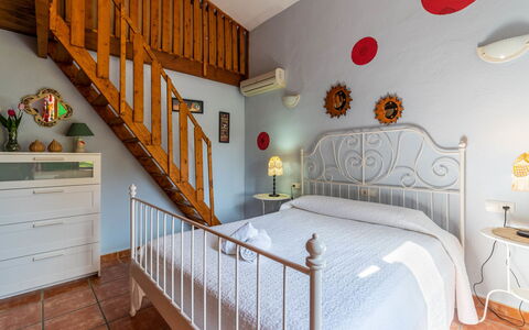Villa Lavanda: Chambre, Pièce, Meubles, Propriété, Lit, Design Intérieur, Mur, Sol, Produit, Plafond
