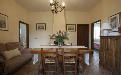 Fattoria Di Quercia Al Poggio: Pièce, Meubles, Propriété, Design Intérieur, Bâtiment, Sol, Table, Plafond, Dur, Salle À Manger