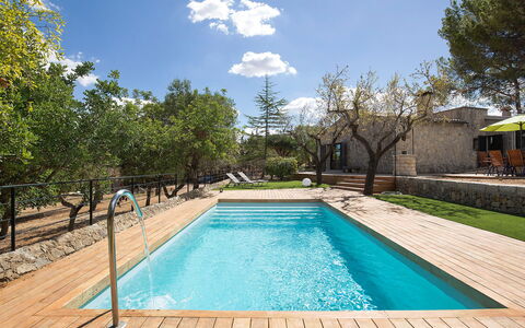 Can Coll: Piscine, Propriété, Immobilier, Maison, Domicile, Zone Résidentielle, Biens, Ciel, Loisir, Bâtiment