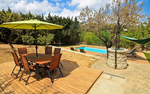 Can Coll: Propriété, Immobilier, Patio, Maison, Domicile, Piscine, Arrière-Cour, Bâtiment, Vacances, Biens