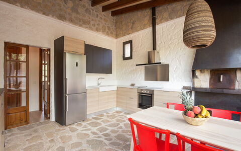 Can Coll: Propriété, Pièce, Bâtiment, Maison, Design Intérieur, Meubles, Plafond, Sol, Immobilier, Architecture