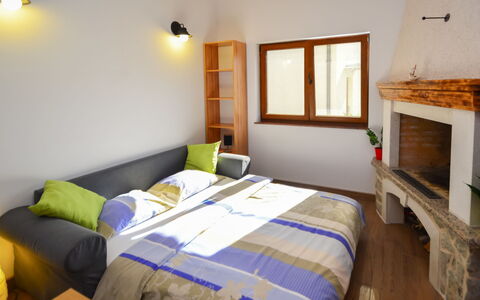 Ante: Chambre, Lit, Pièce, Meubles, Propriété, Drap De Lit, Cadre De Lit, Literie, Mur, Bâtiment