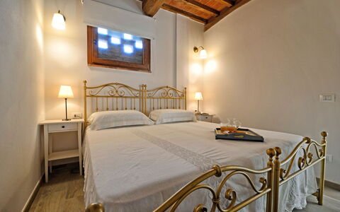 Il Fienile Di Giovanna: Chambre, Lit, Pièce, Meubles, Propriété, Cadre De Lit, Drap De Lit, Bâtiment, Literie, Immobilier