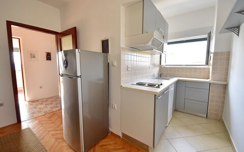 Nera: Pièce, Propriété, Sol, Principaux Appliance, Bâtiment, Réfrigérateur, Maison, Meubles, Daylighting, Cuisine
