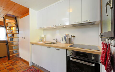 Les Petites Maraîches 132 389: Propriété, Pièce, Meubles, Bâtiment, Cuisine, Comptoir, Design Intérieur, Cabinetry, Immobilier, Maison