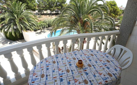 Escorpion: Propriété, Balcon, Vacances, Maison, Villa, Appartement, Domicile, Meubles, Bâtiment, Porche