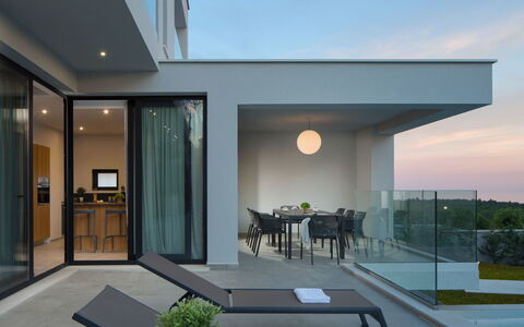 Paola: Propriété, Bâtiment, Maison, Architecture, Domicile, Design Intérieur, Immobilier, Plafond, Façade, Pièce