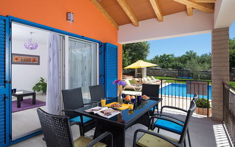 Ana: Propriété, Bâtiment, Pièce, Design Intérieur, Maison, Immobilier, Domicile, Meubles, Patio, Porche