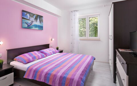 Ana: Chambre, Lit, Drap De Lit, Meubles, Pièce, Literie, Propriété, Violet, Cadre De Lit, Matelas