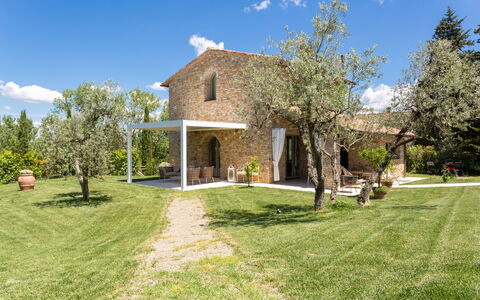Villa Melinda: Propriété, Maison, Domicile, Immobilier, Bâtiment, Ferme, Biens, Chalet, Lot Terre, Villa