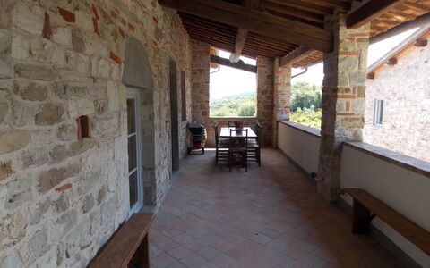 Villa Latera: Bâtiment, Propriété, Pièce, Sol, Maison, Plafond, Salle, Grenier, Faisceau, Design Intérieur