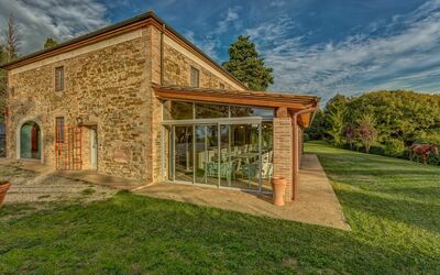 Montaione: Propriété, Maison, Domicile, Bâtiment, Immobilier, Biens, Ciel, Herbe, Architecture, Arbre