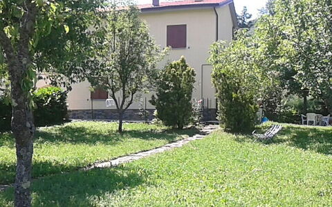 Appartamento Porretta Terme: Propriété, Cour, Maison, Arrière-Cour, Immobilier, Domicile, Lot Terre, Pelouse, Arbre, Herbe
