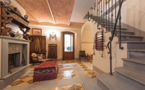 Villa Paola: Propriété, Bâtiment, Pièce, Design Intérieur, Plafond, Sol, Escaliers, Biens, Salon, Domicile