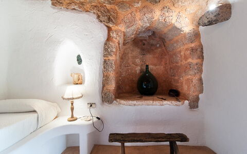 Salento Luxury Retreat: Marron, Bois, Design Intérieur, Peindre, Mur, Art, Maison, Bâtiment, Dur, Salon