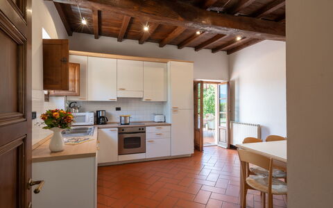 Villa Santa Maria: Pièce, Comptoir, Propriété, Meubles, Plafond, Bâtiment, Design Intérieur, Cuisine, Cabinetry, Sol