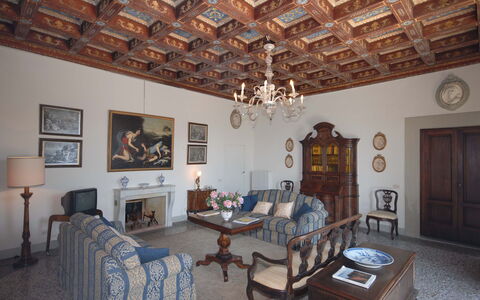 Villa Del Conte: Propriété, Pièce, Plafond, Bâtiment, Design Intérieur, Meubles, Immobilier, Maison, Domicile, Salon