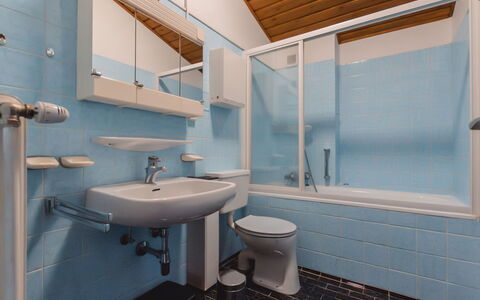Selma: Robinet, Luminaire Plomberie, Évier, Propriété, Salle De Bains, Lavabo, Violet, Bois, Architecture, Design Intérieur