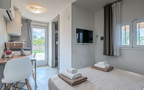 Trulli Itaka: Propriété, Pièce, Meubles, Design Intérieur, Bâtiment, Chambre, Maison, Immobilier, Sol, Domicile