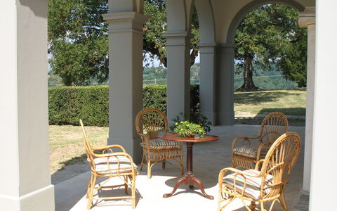 Villa Le Volte: Propriété, Meubles, Pièce, Domicile, Design Intérieur, Bâtiment, Cambre, Architecture, Immobilier, Chaise