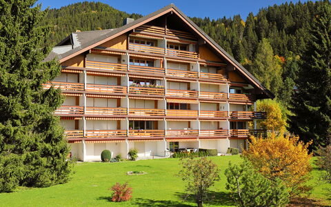 Villars 125: Propriété, Maison, Paysage Naturel, Bâtiment, Domicile, Architecture, Immobilier, Arbre, Biens, Pièce