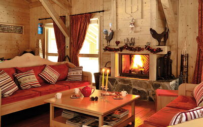 Les Fermes de Samoens 700.4: Salon, Pièce, Foyer, Meubles, Design Intérieur, Cheminée, Propriété, Domicile, Bâtiment, Table