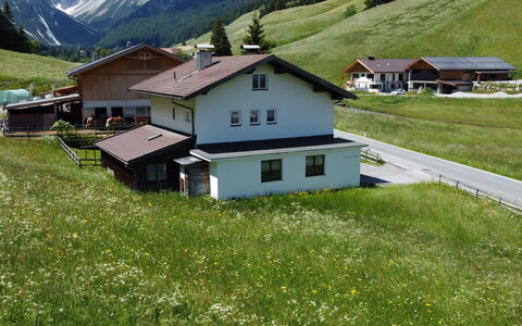 Thaler: Plante, Montagne, Écorégion, Bâtiment, Vert, Environnement Naturel, Maison, Fenêtre, Paysage Naturel, Fleur