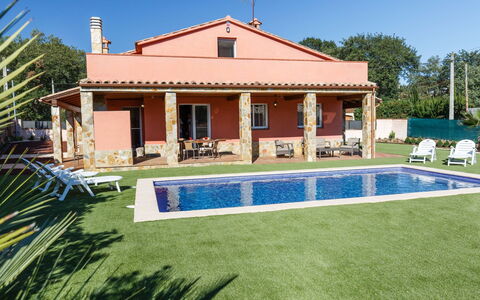 Montverde: Propriété, Maison, Bâtiment, Domicile, Immobilier, Villa, Biens, Piscine, Herbe, Architecture