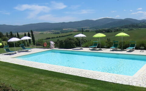 San Martino: Piscine, Propriété, Herbe, Loisir, Maison, Immobilier, Biens, Bâtiment, Domicile, Pelouse