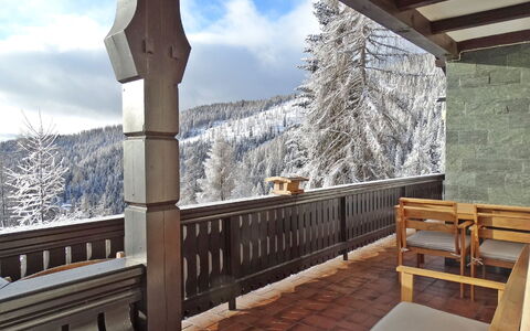 Lotte: Propriété, Domicile, Neige, Pièce, Arbre, Maison, Immobilier, Bâtiment, Porche, Bois