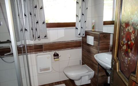 Lotte: Salle De Bains, Pièce, Propriété, Design Intérieur, Sol, Luminaire Plomberie, Maison, Bâtiment, Meubles, Toilette