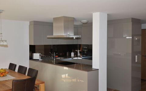 Blauherd: Pièce, Meubles, Propriété, Comptoir, Cuisine, Cabinetry, Design Intérieur, Bâtiment, Maison, Sol