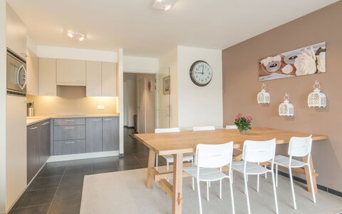 Albatros 301 with Balcony: Meubles, Cabinetry, Propriété, Table, Comptoir, Chaise, Bois, Plante D'Appartement, Éclairage