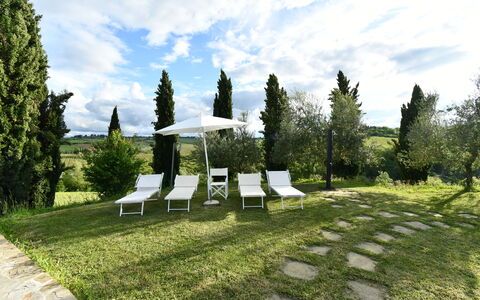 Rocche Di Valiano: Nuage, Ciel, Plante, Communauté Des Plantes, Paysage Naturel, Arbre, Lot Terre, Ombre, Herbe, Loisir