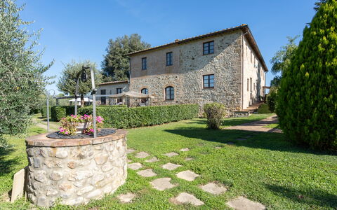 Rocche Di Valiano: Plante, Ciel, Propriété, Bâtiment, Fenêtre, Arbre, Paysage Naturel, Maison, Lot Terre, Herbe