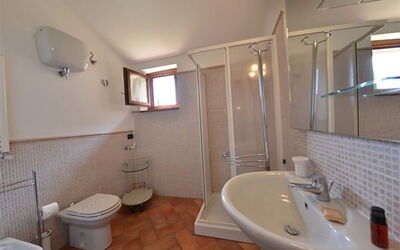 rocche-di-valiano-chianti-castelnuovo-berardenga-ortensia-bathroom