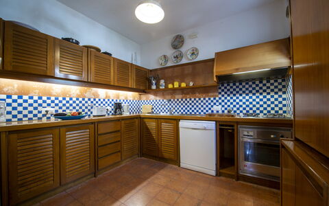 Villa Deli, In Positano, Sea View, Ac: Cabinetry, Comptoir, Bâtiment, Cuisine, Design Intérieur, Maison, Bois, Cuisinière, Architecture, Appareil De Cuisine