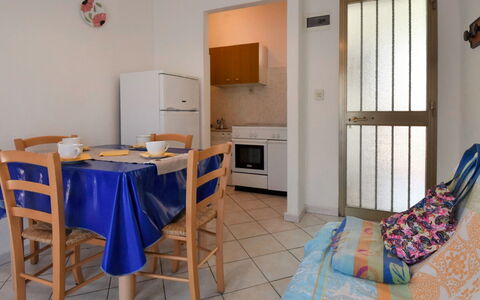 Rosolina Mare 500: Pièce, Propriété, Meubles, Maison, Bâtiment, Sol, Design Intérieur, Table, Immobilier, Salle À Manger