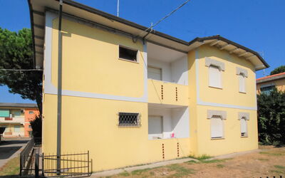 Rosolina Mare 500: Propriété, Maison, Zone Résidentielle, Architecture, Bâtiment, Quartier, Immobilier, Jaune, Domicile, Façade