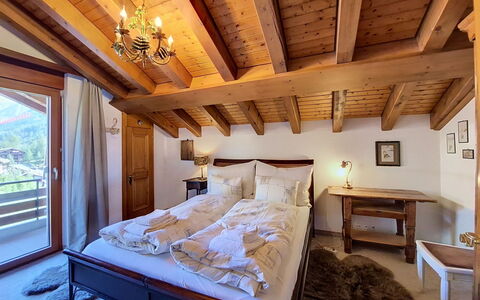Haus Rollin: Bois, Design Intérieur, Plafond, Meubles, Sol, Sol, Domicile, Pièce, Chambre, Lit