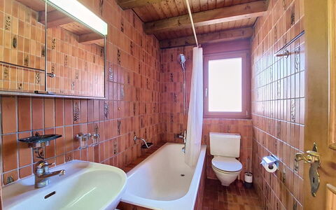 Haus Rollin: Lavabo, Luminaire Plomberie, Sol, Mur, Salle De Bains, Sol, Bois, Design Intérieur, Évier, Robinet