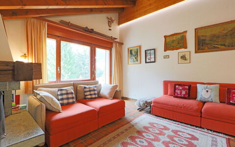 Haus Rollin: Pièce, Meubles, Propriété, Design Intérieur, Bâtiment, Salon, Maison, Plafond, Immobilier, Mur