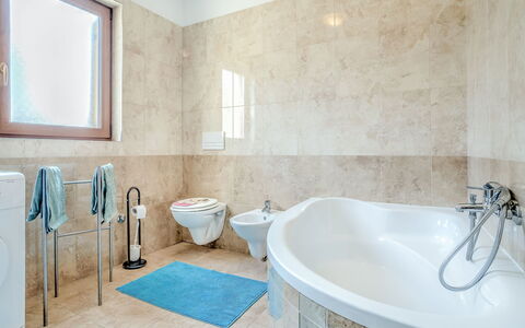Poreč Tar 103: Salle De Bains, Propriété, Pièce, Baignoire, Design Intérieur, Sol, Mur, Tuile, Maison, Immobilier
