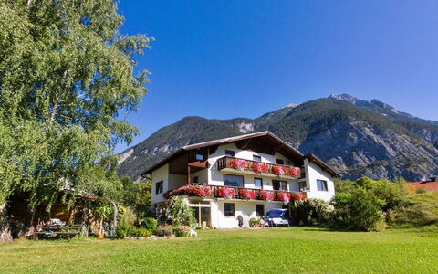 Huber: Ciel, Plante, Propriété, Bâtiment, Montagne, Arbre, Maison, Paysage Naturel, Lot Terre, Chalet